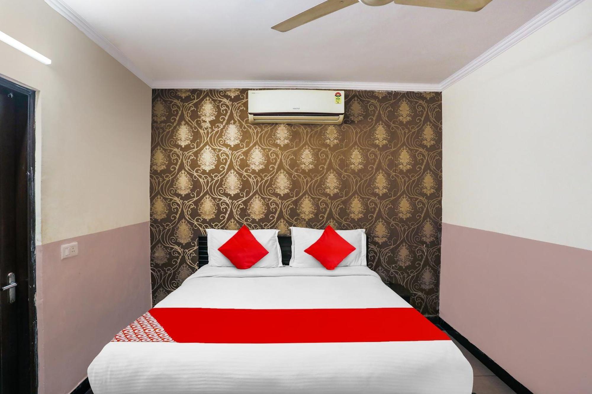 Hotel O Royal Galaxy New Delhi Extérieur photo