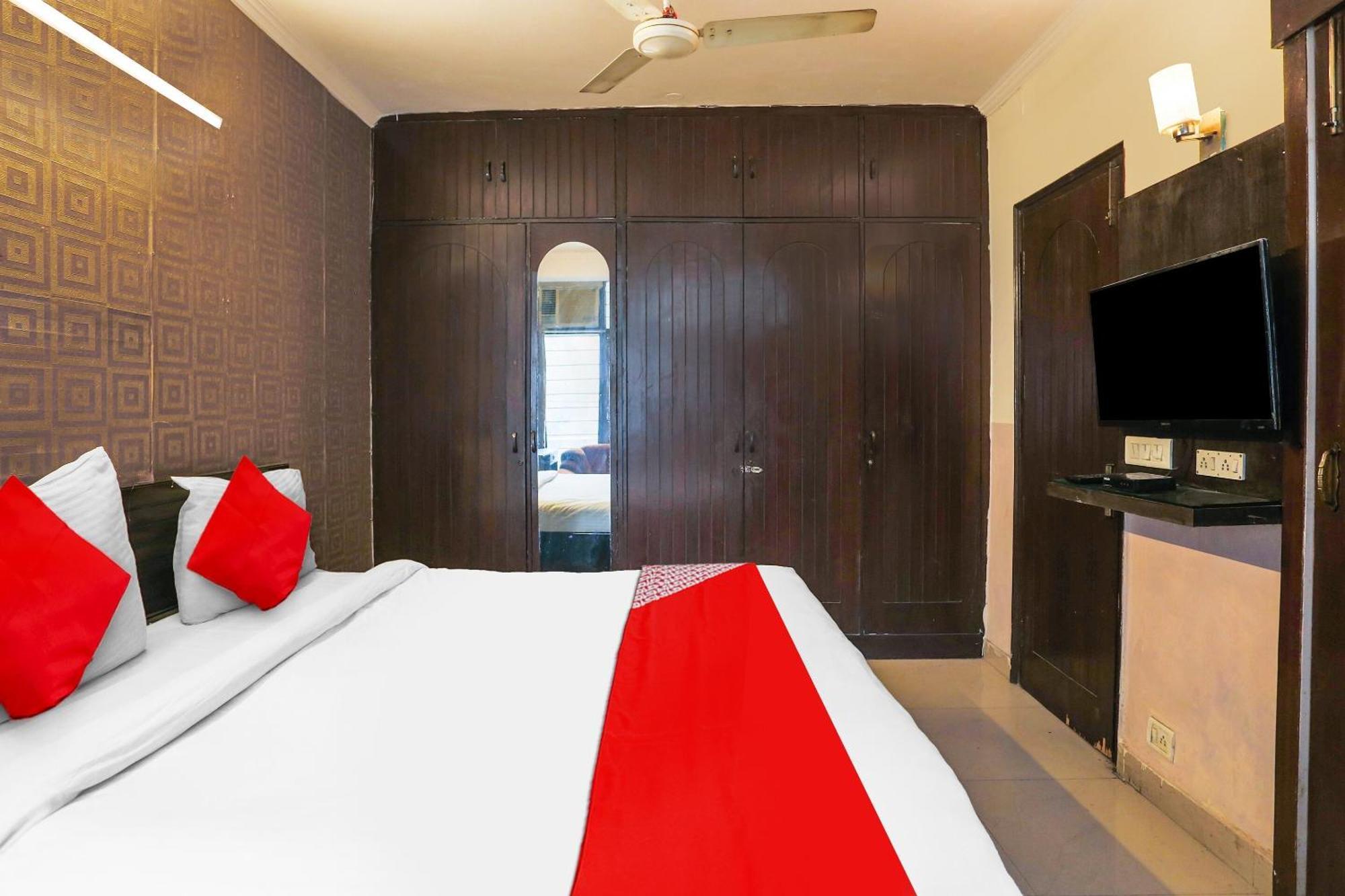Hotel O Royal Galaxy New Delhi Extérieur photo