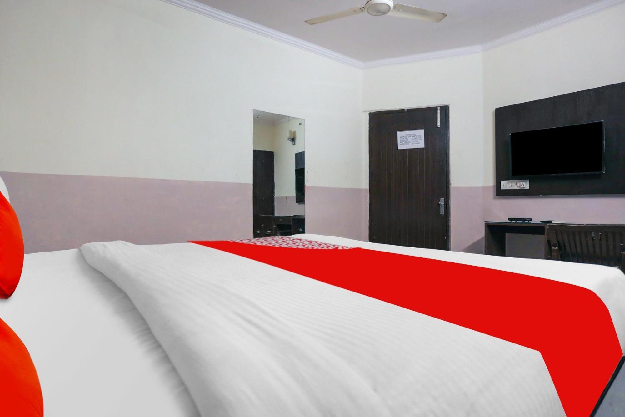 Hotel O Royal Galaxy New Delhi Extérieur photo