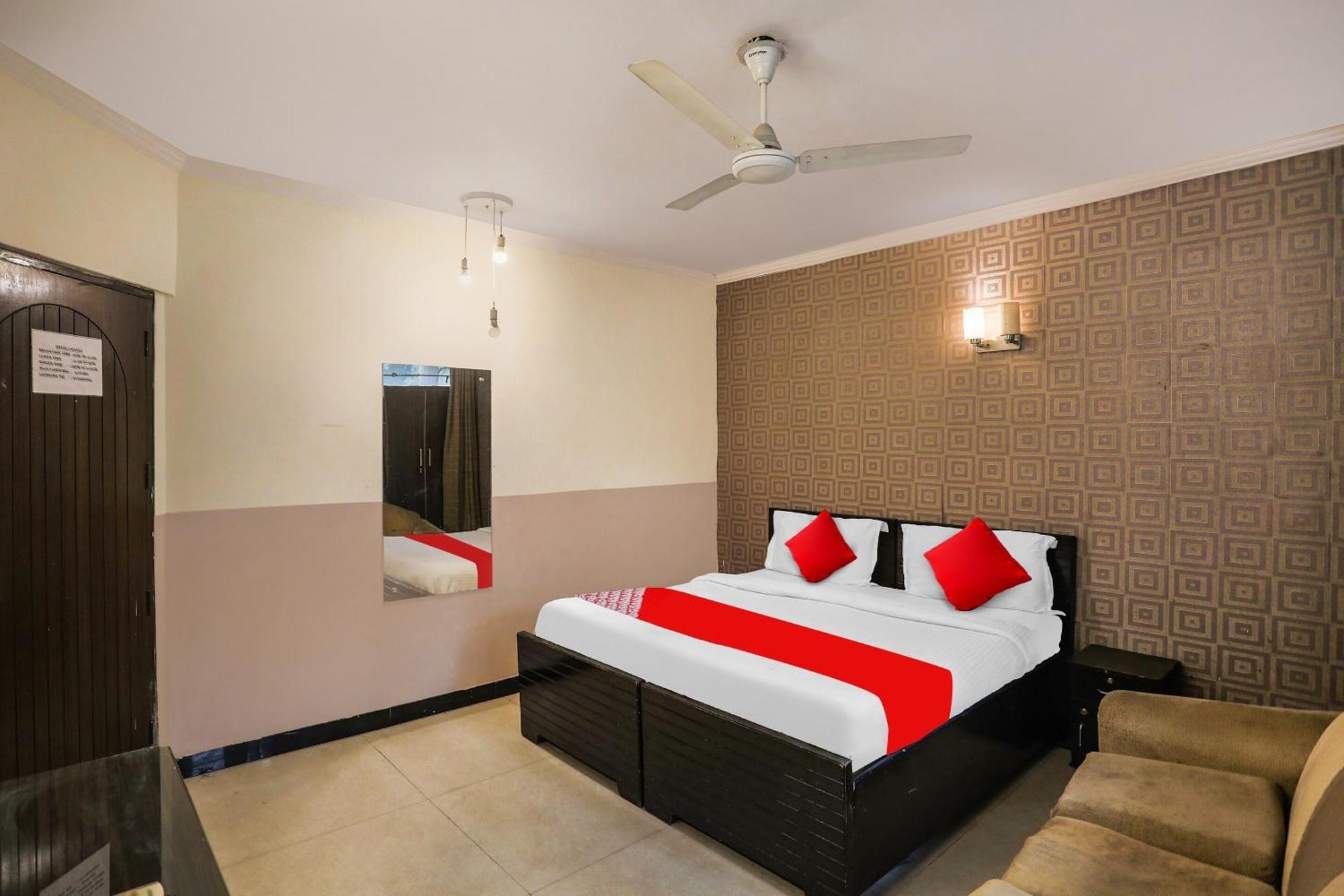 Hotel O Royal Galaxy New Delhi Extérieur photo