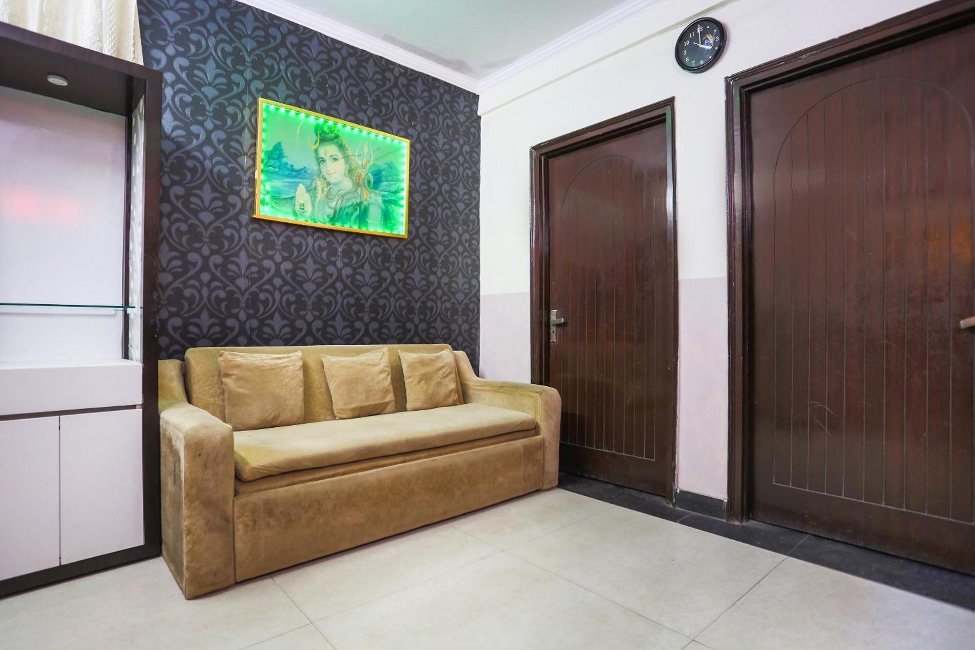 Hotel O Royal Galaxy New Delhi Extérieur photo