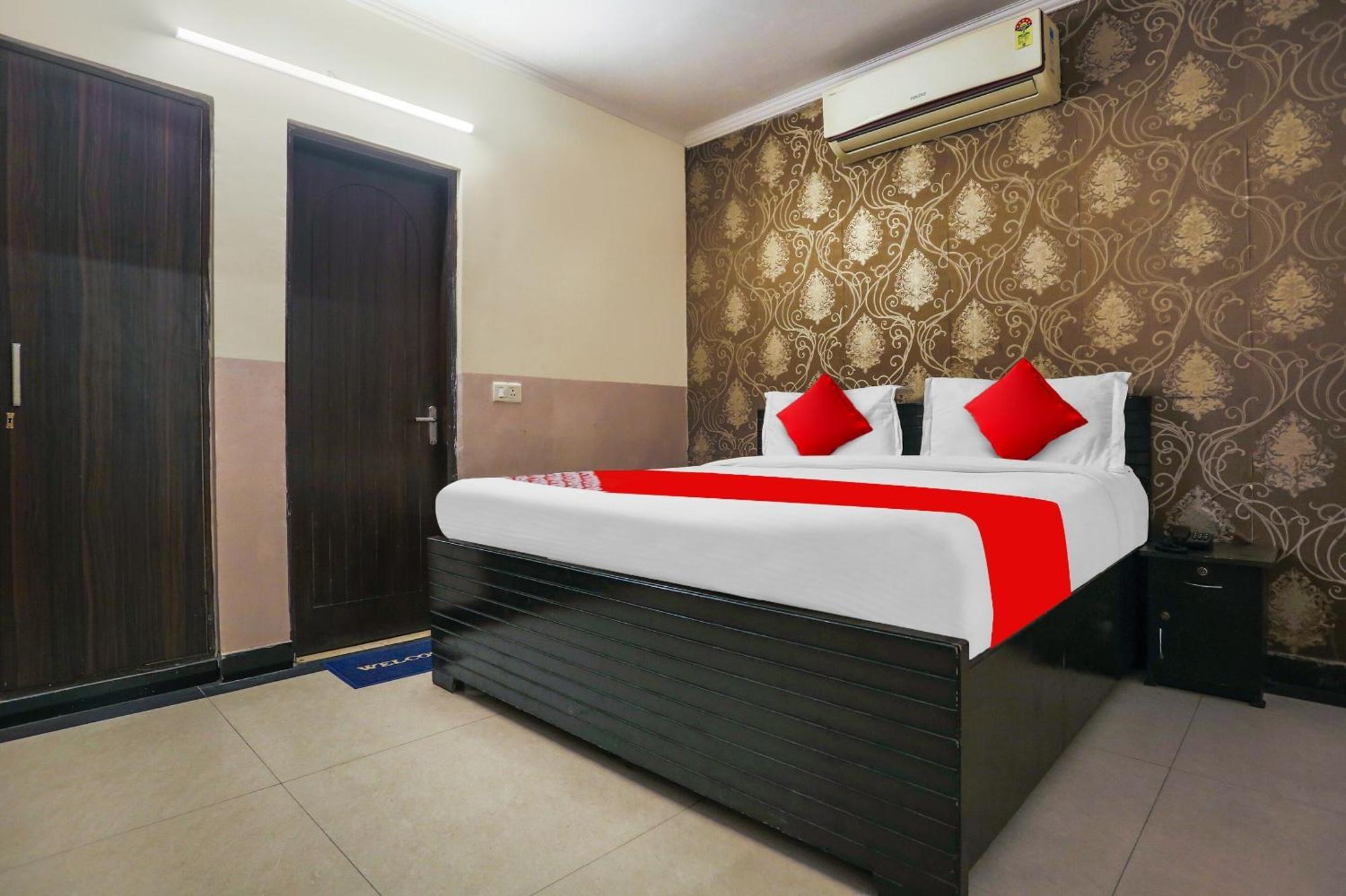 Hotel O Royal Galaxy New Delhi Extérieur photo