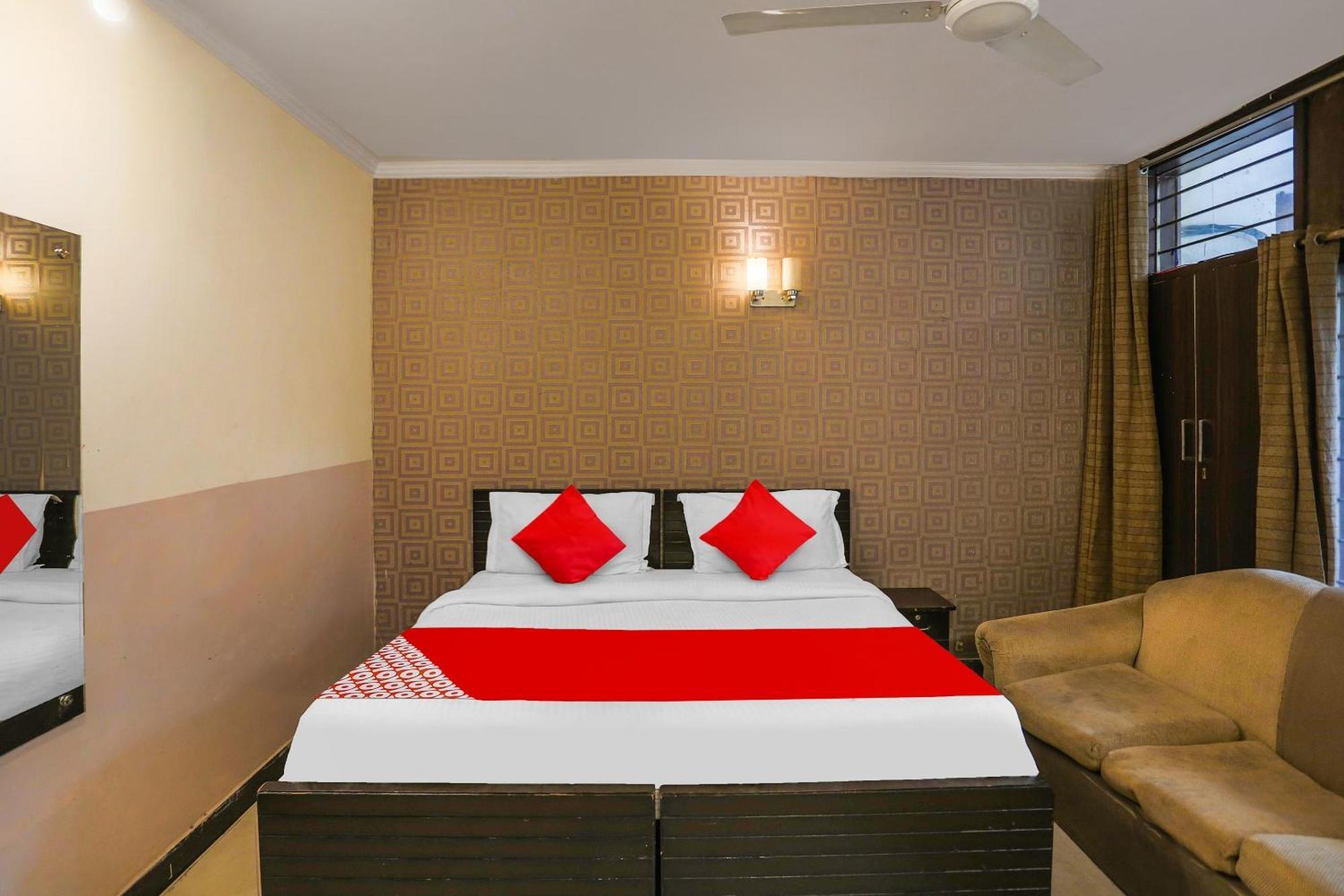 Hotel O Royal Galaxy New Delhi Extérieur photo